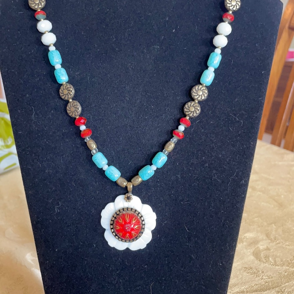 White Flower Shell Necklace